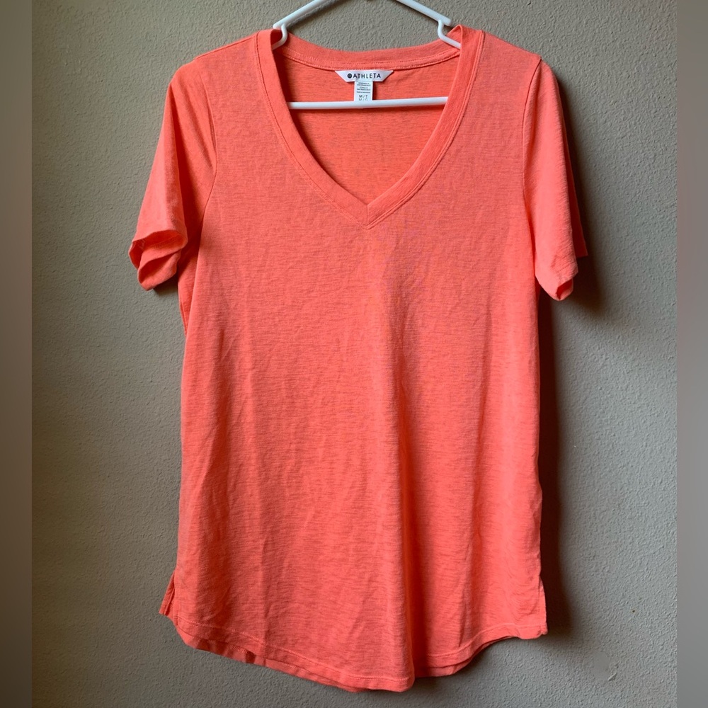 NWOT Athleta Coral Tee. Size M.